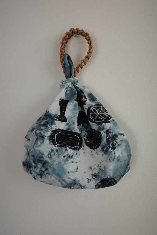 HUG me FUROSHIKI＿インド藍染め(柄)